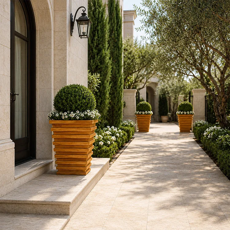 Fiberglass Wood Grain Planter